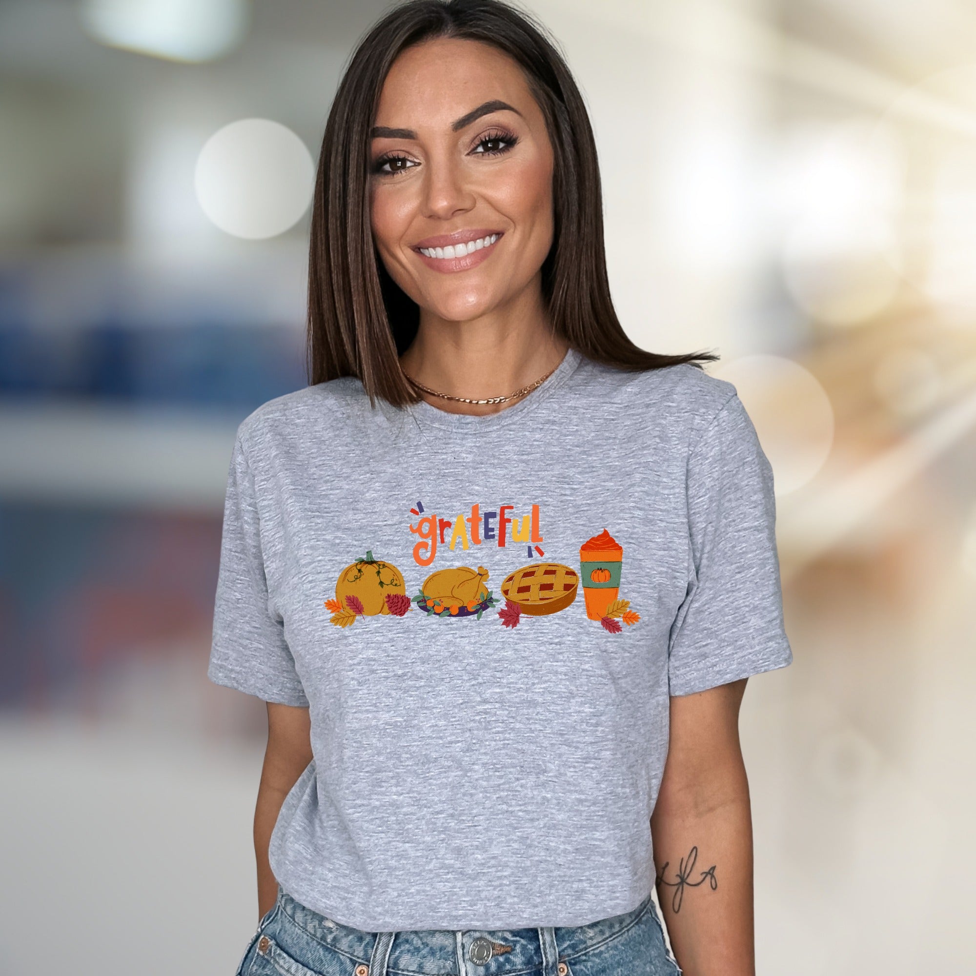 "Grateful" Autumn Feast Graphic Tee, a Cozy Fall Pick for Foodies