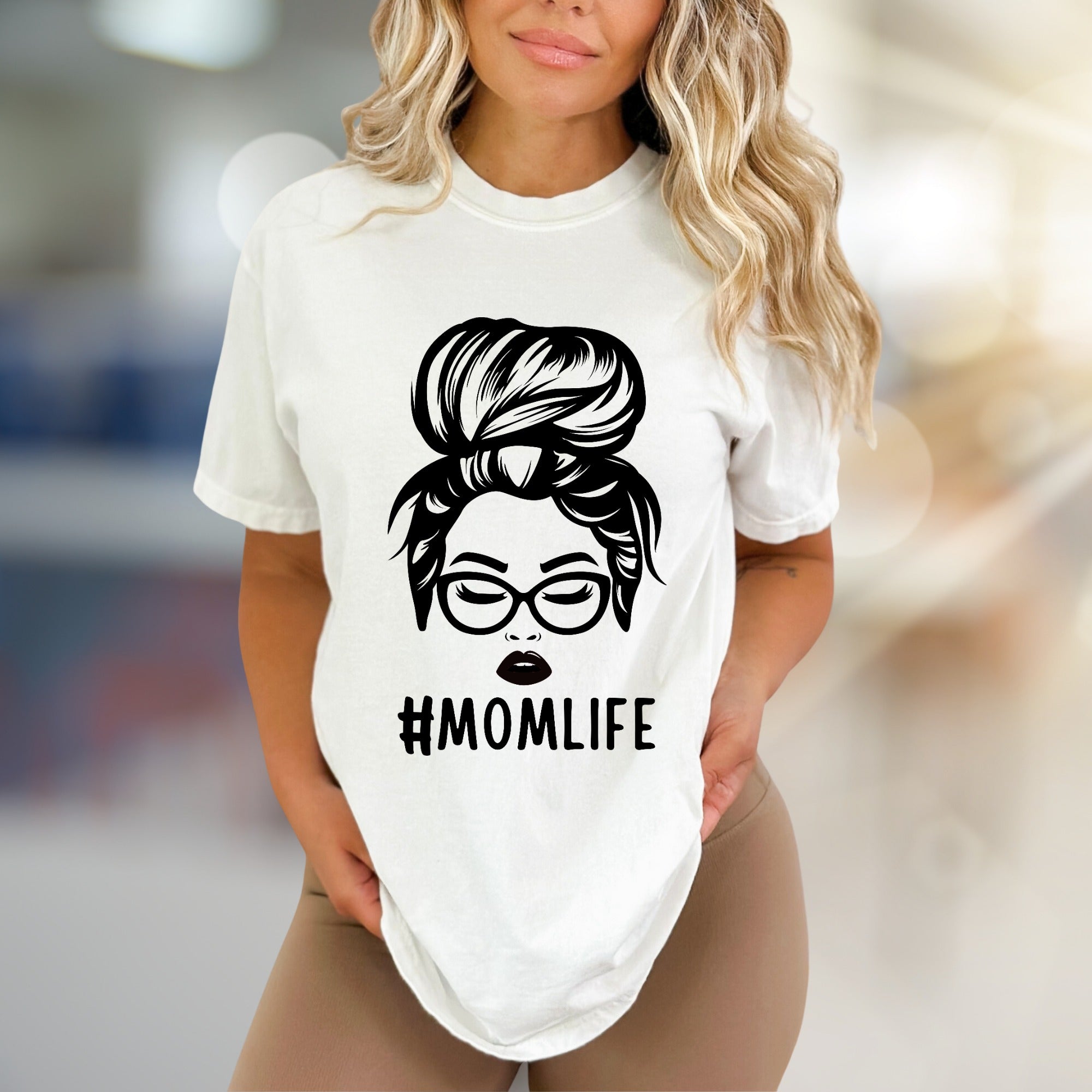 #MOMLIFE Messy Bun Afrocentric Graphic Tee, a Motherhood Style Pick for Everyday