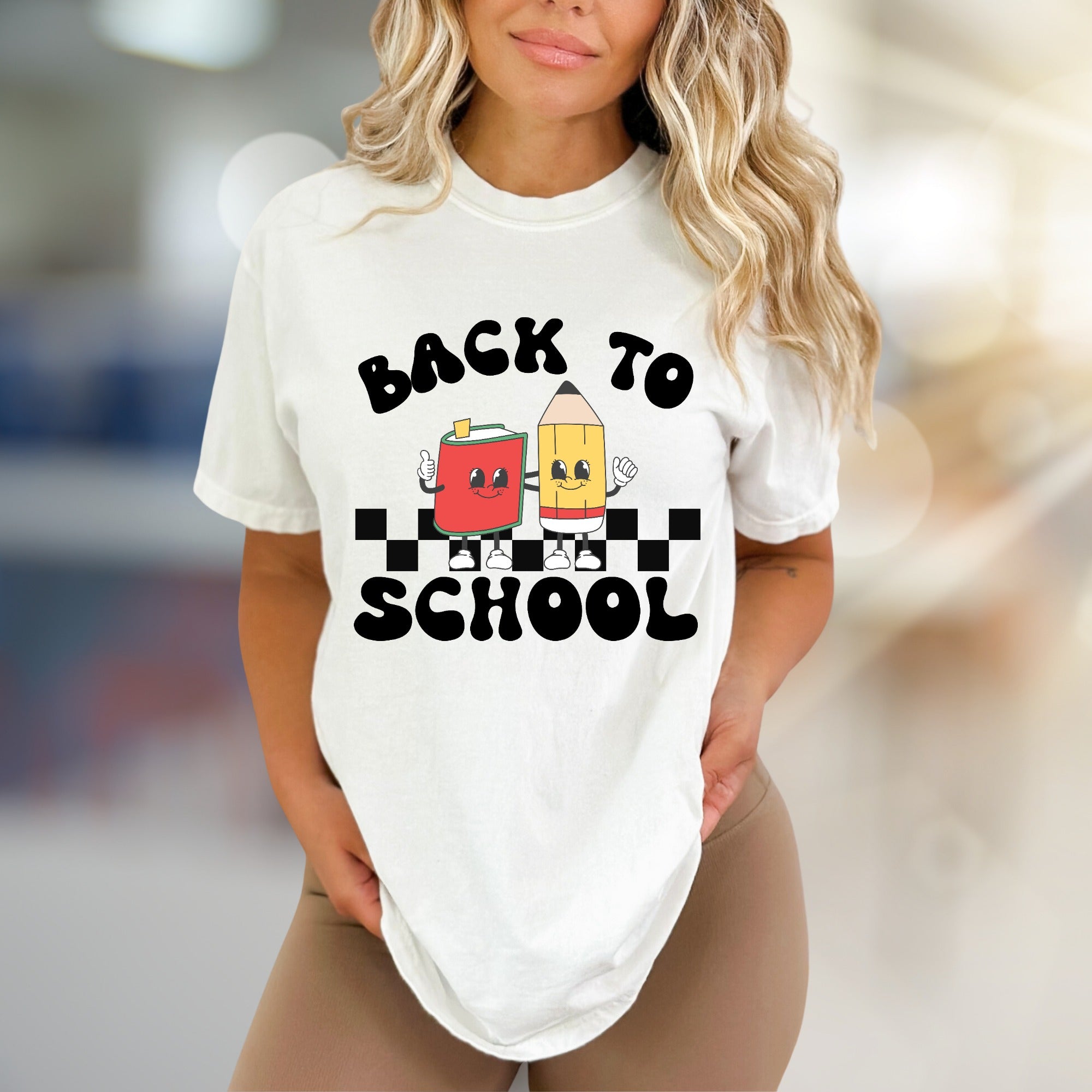 "Back To School" Retro Graphic Tee, a Nostalgic Pick for Students & Teachers