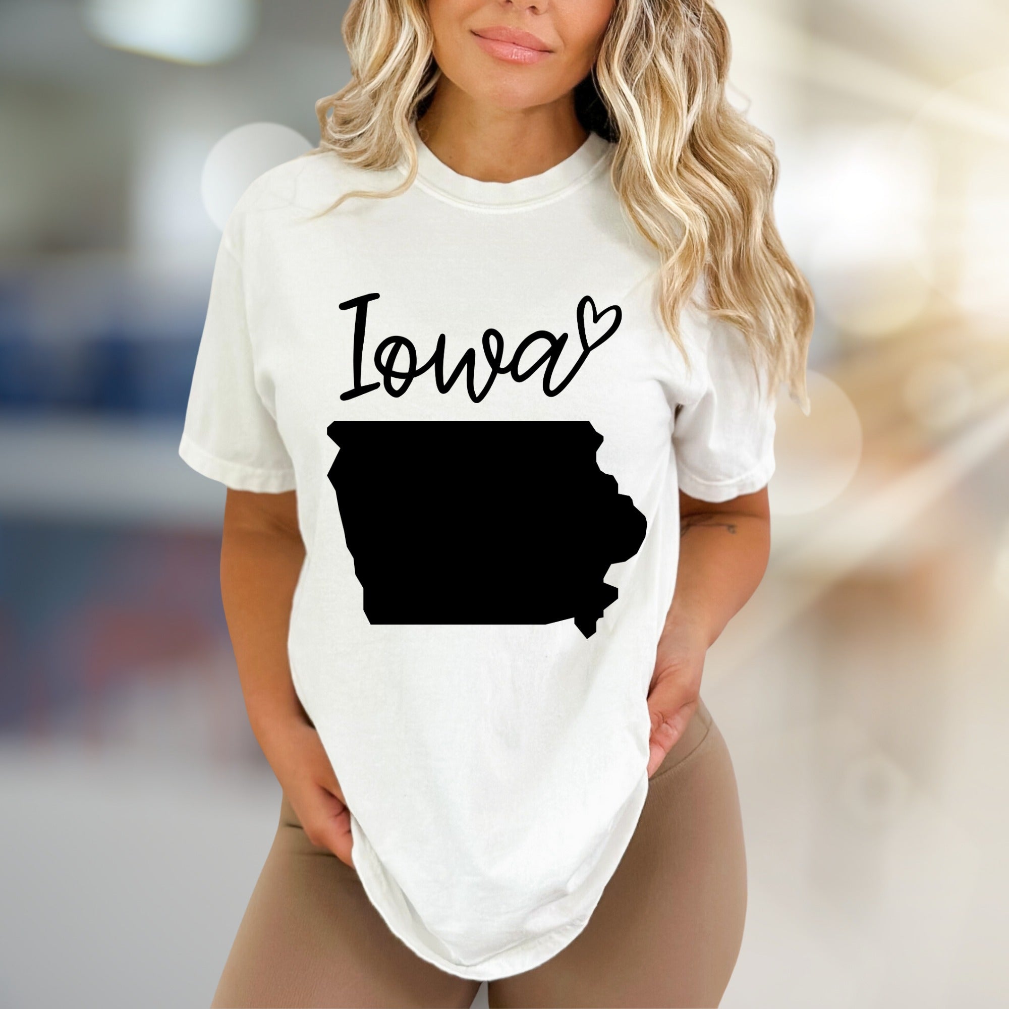 “Iowa” State Outline Graphic Tee, a Hometown Love Pick for Residents