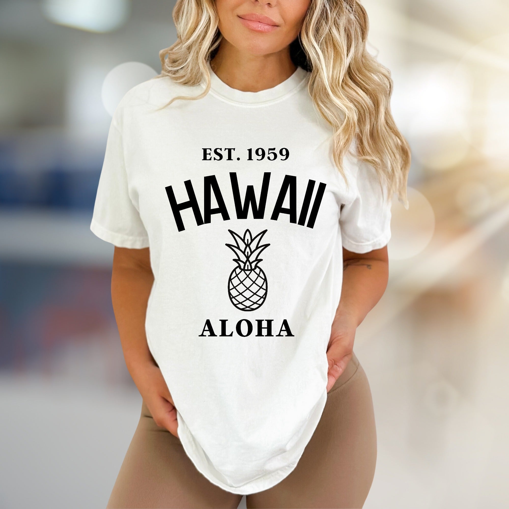 "EST. 1959 HAWAII ALOHA" Pineapple Graphic Tee, a Tropical Vibe Pick for Beach Lovers