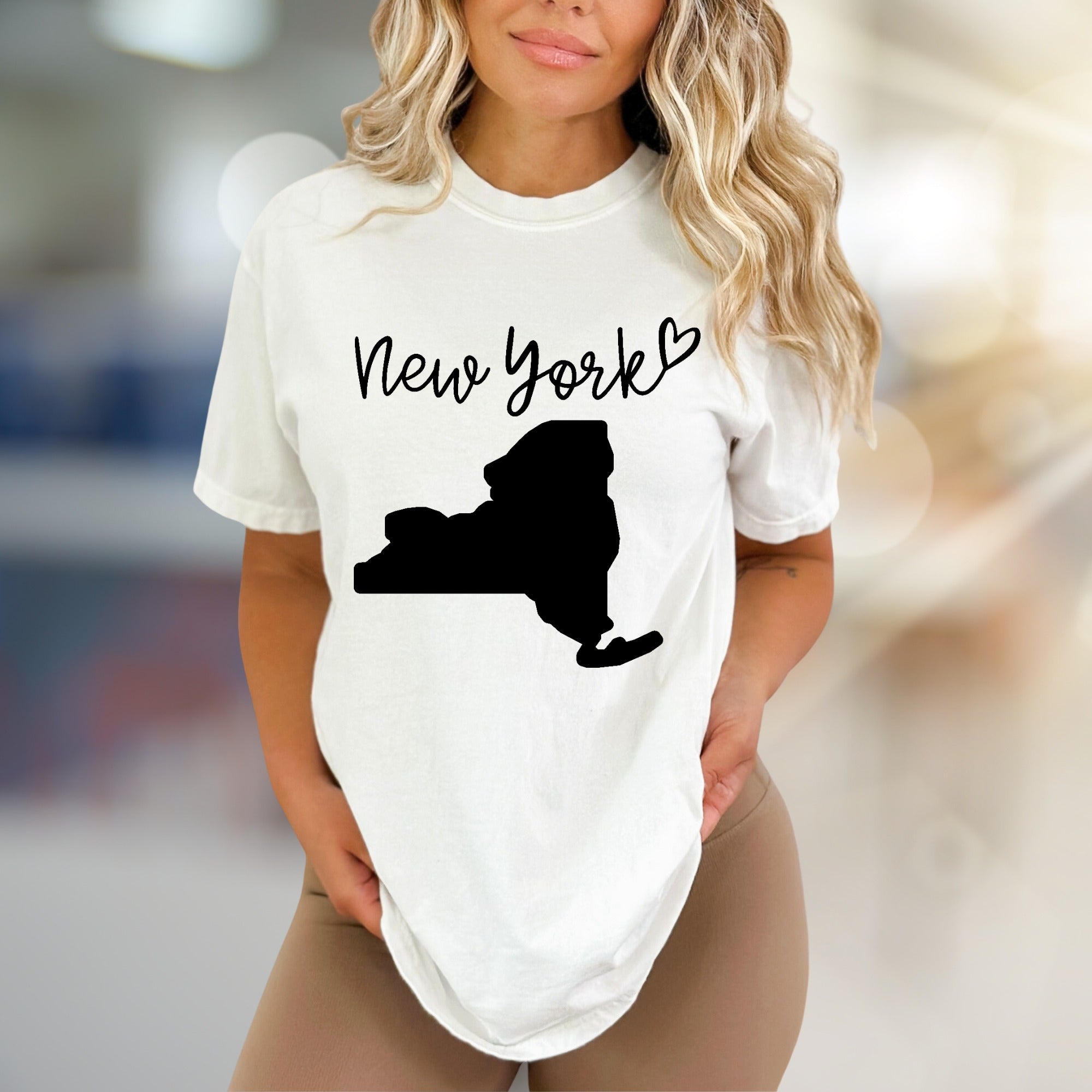 “New York” Landmark Graphic Tee, a State Pride Pick for Travelers