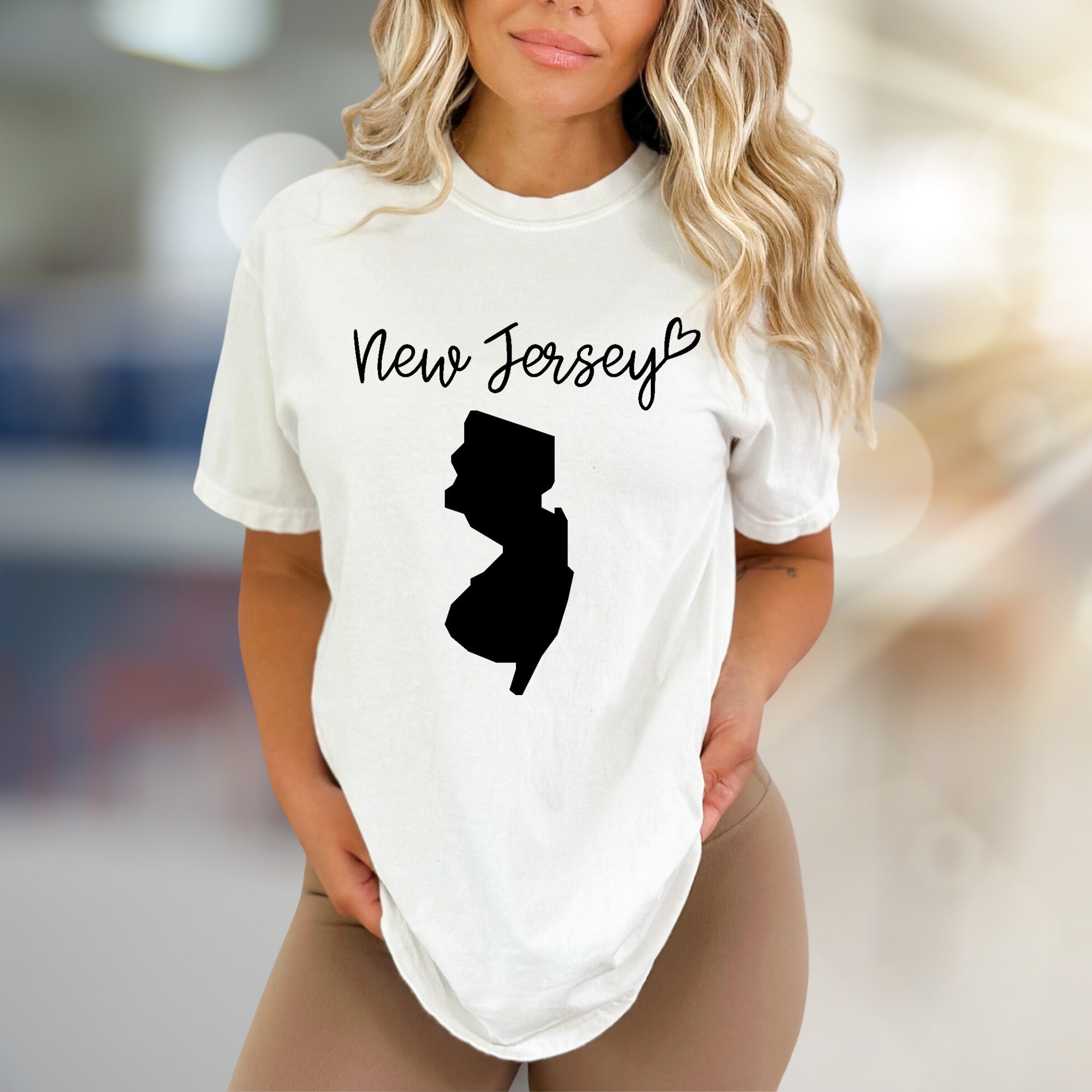 "New Jersey" State Outline Graphic Tee, a Hometown Pride Pick for Enthusiasts