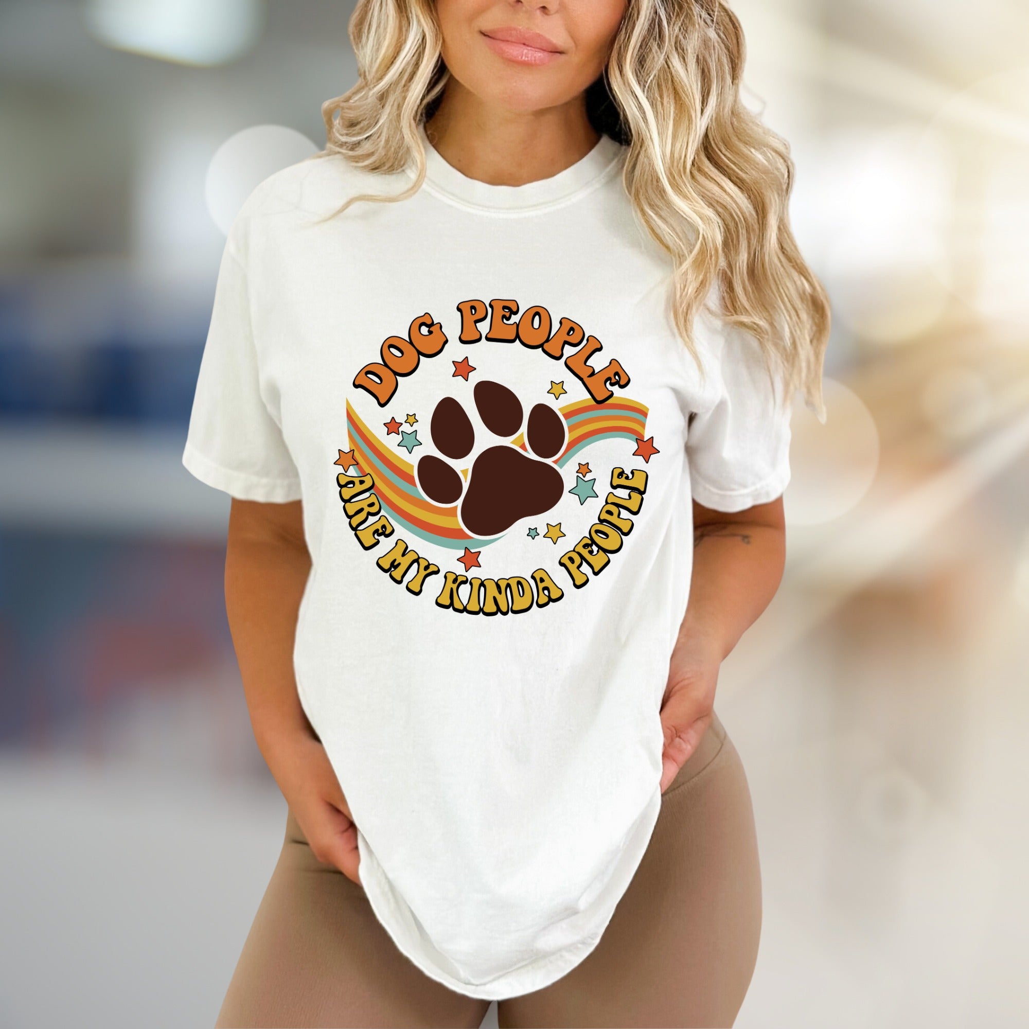 "Dog People Are My Kinda People" Retro Graphic Tee, a Pet Lover's Pick for Everyday Style