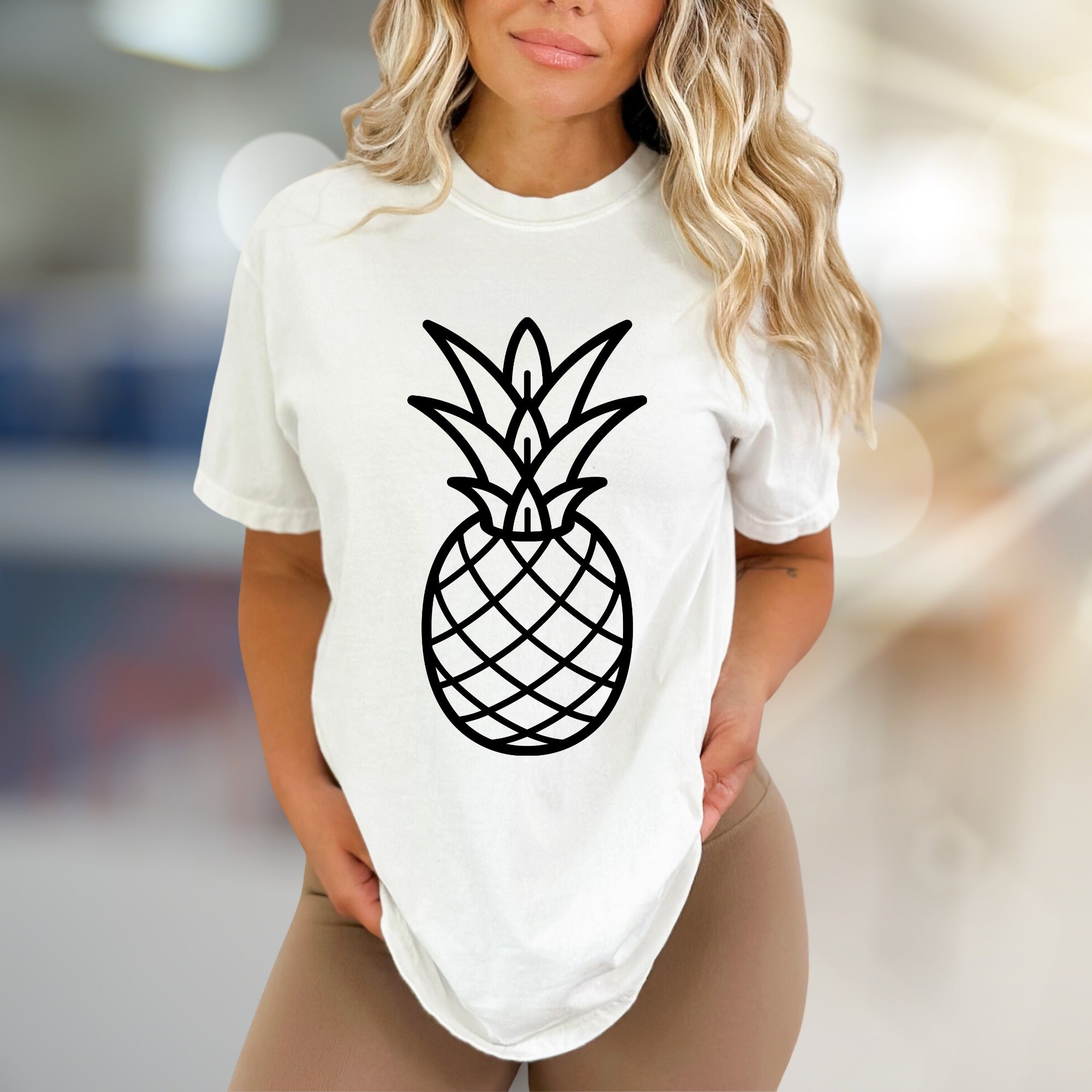 Minimalist Pineapple Graphic Tee, a Tropical Chic Pick for Summer Lovers