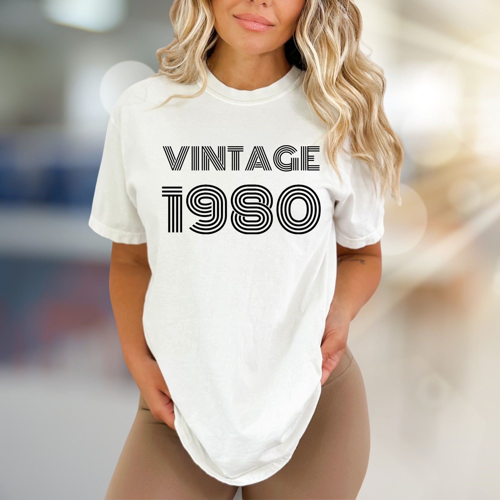 "VINTAGE 1980" Retro Birthday Graphic Tee, a Nostalgic Pick for Enthusiasts