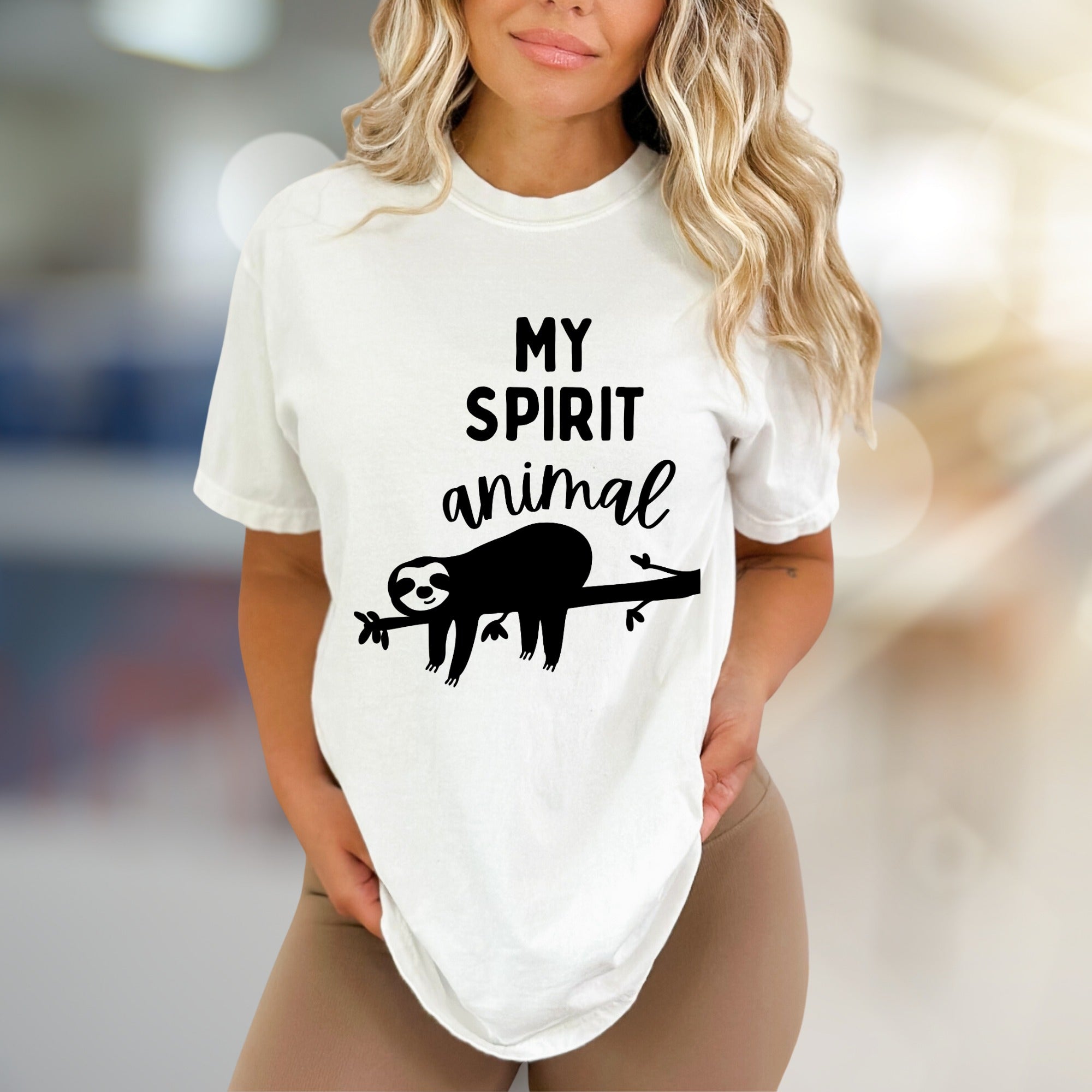 "MY SPIRIT ANIMAL" Sloth Graphic Tee, a Relaxed Lifestyle Pick for Animal Lovers