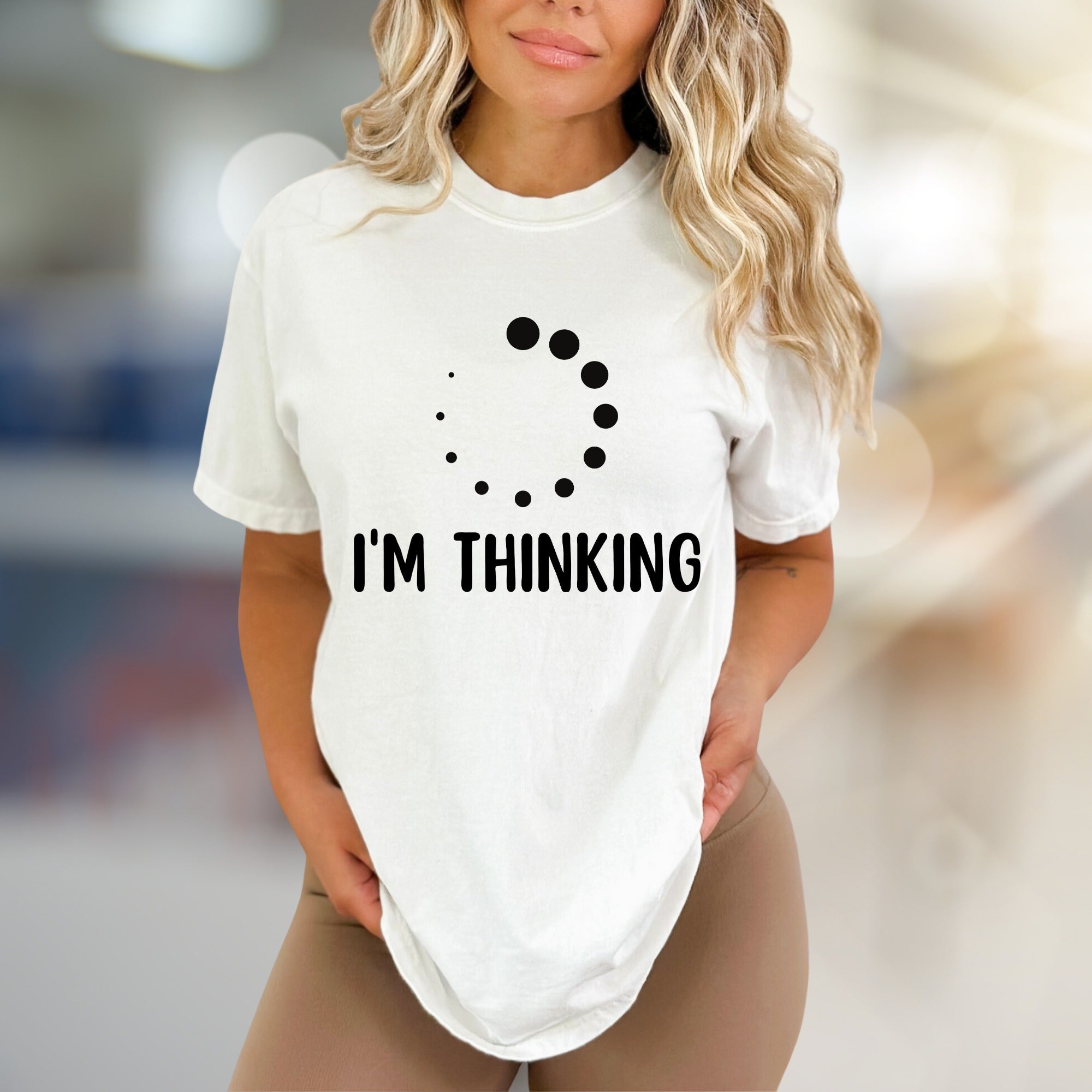"I'M THINKING" Loading Circle Graphic Tee, a Quirky Pick for Tech Lovers