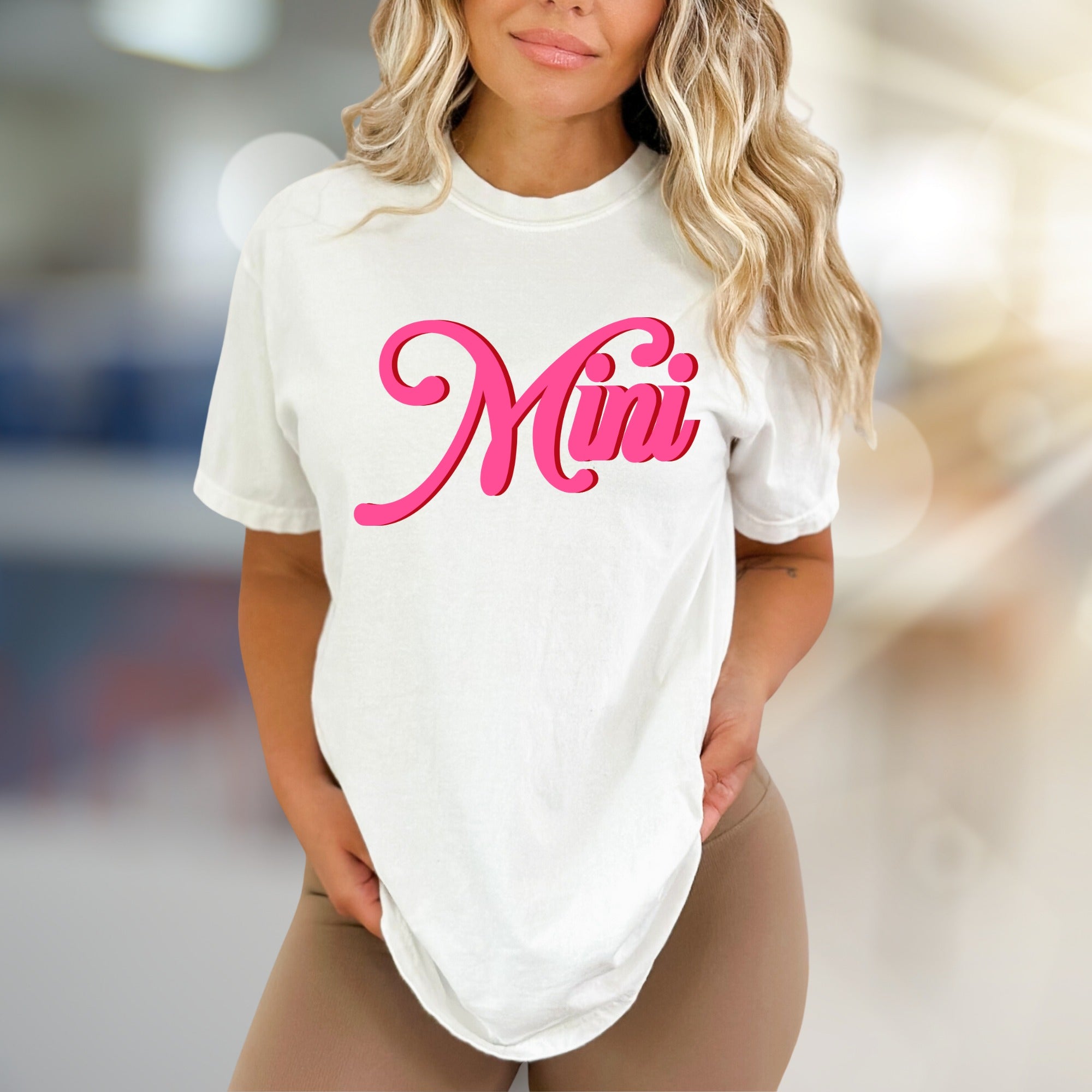 "Mini" Retro Script Graphic Tee, a Sweet Style Pick for Trendy Individuals