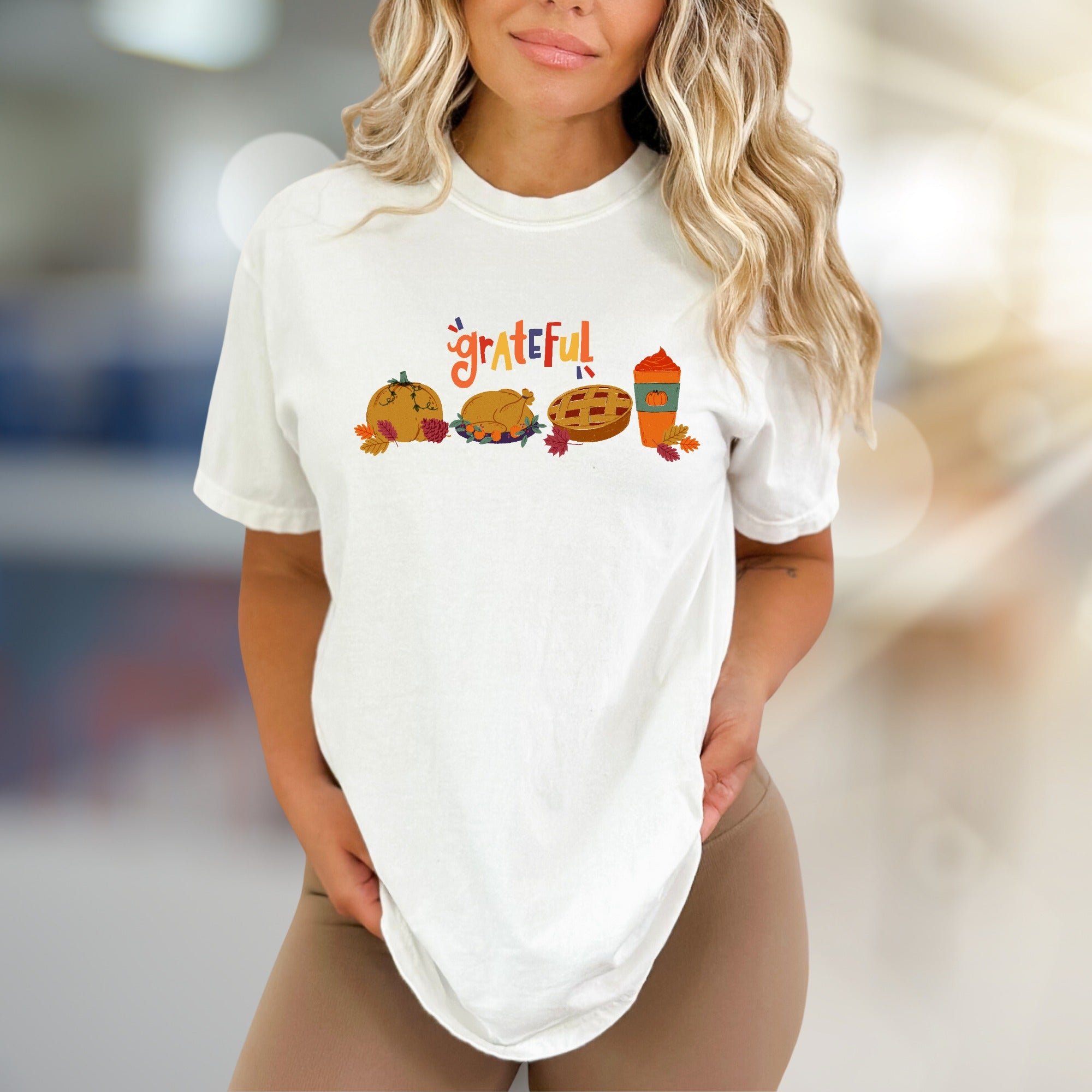 "Grateful" Autumn Feast Graphic Tee, a Cozy Fall Pick for Foodies