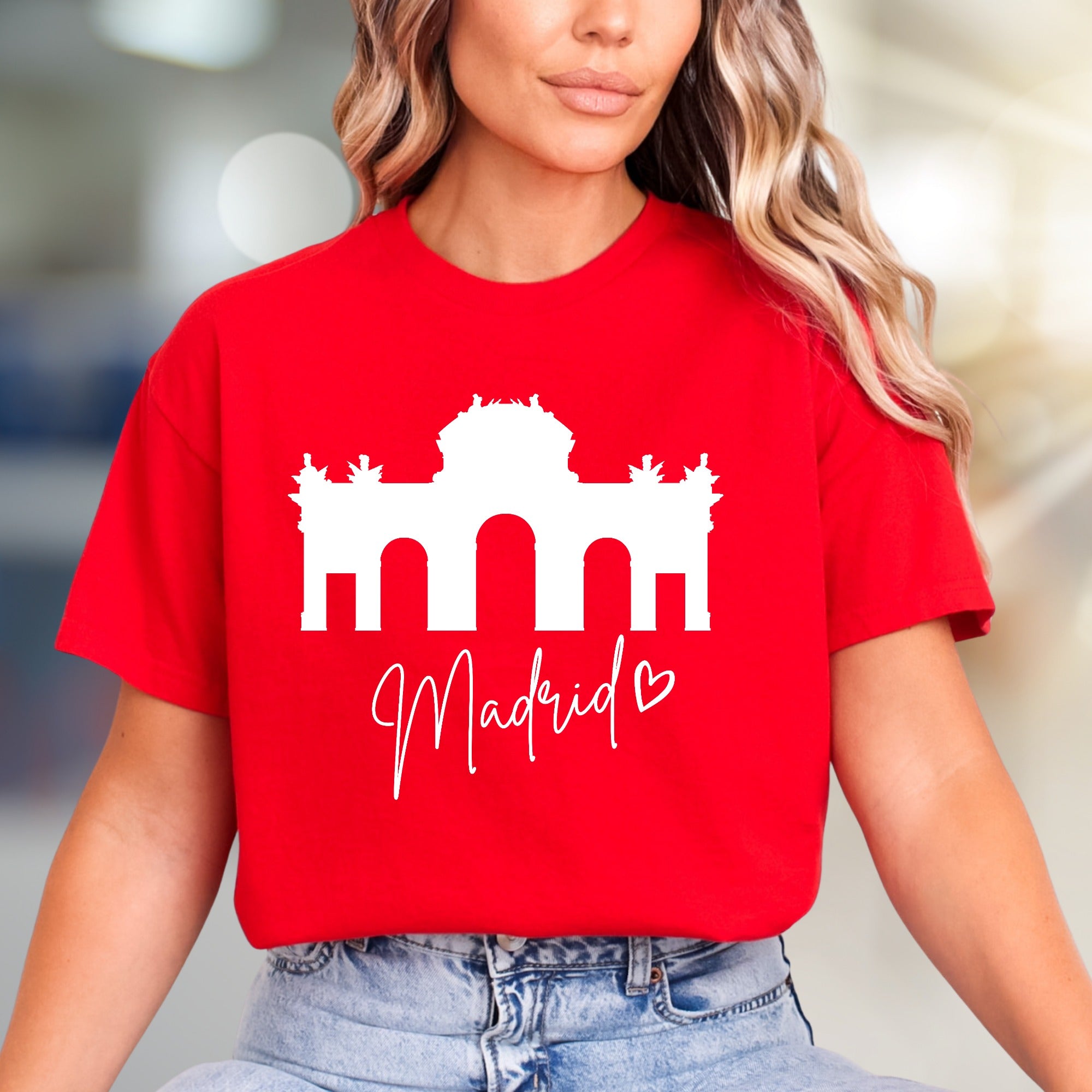 “Madrid ❤️” Cityscape Graphic Tee, A Travel Enthusiast's Souvenir