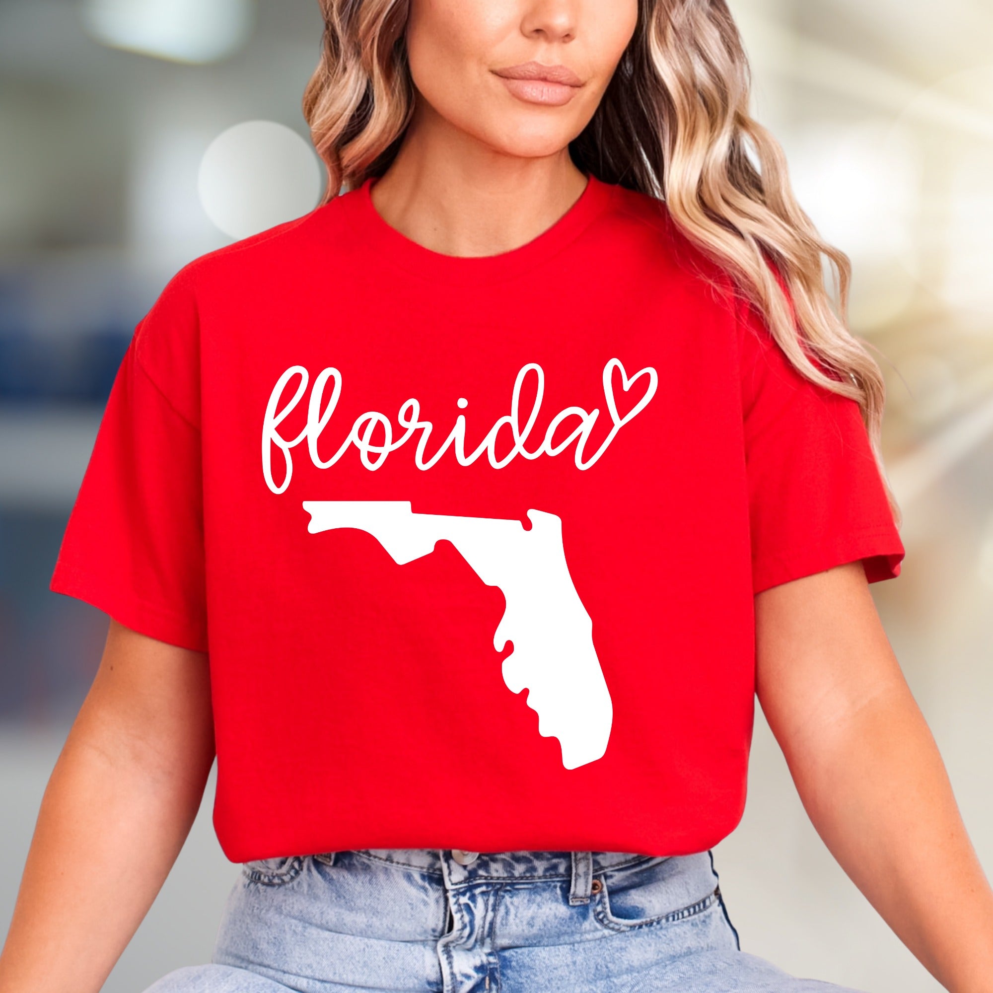 "Florida" State Outline & Script Graphic Tee, a Sunshine State Pick for Travelers