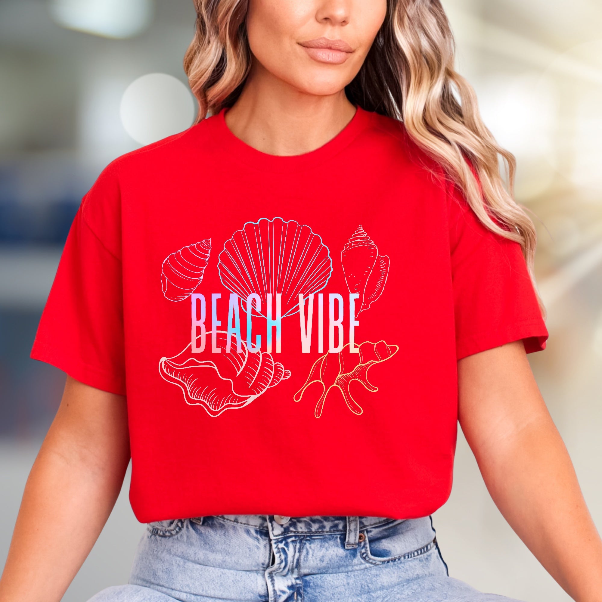 "BEACH VIBE" Seashell Gradient Graphic Tee, a Coastal Chic Pick for Ocean Lovers