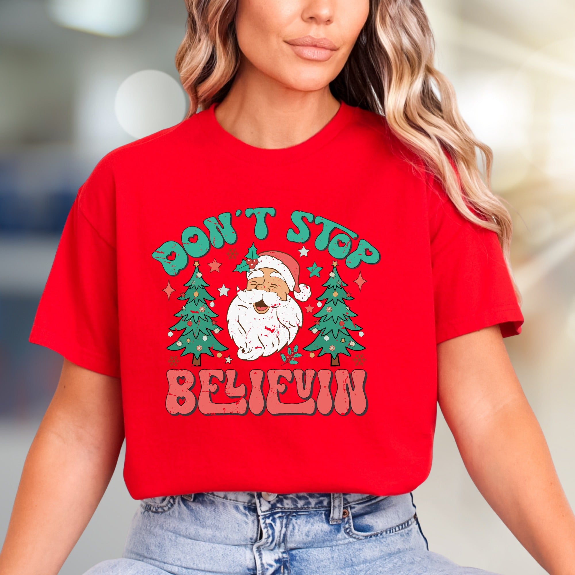 “Don't Stop Believin'” Retro Christmas Graphic Tee, a Festive Holiday Pick for Enthusiasts