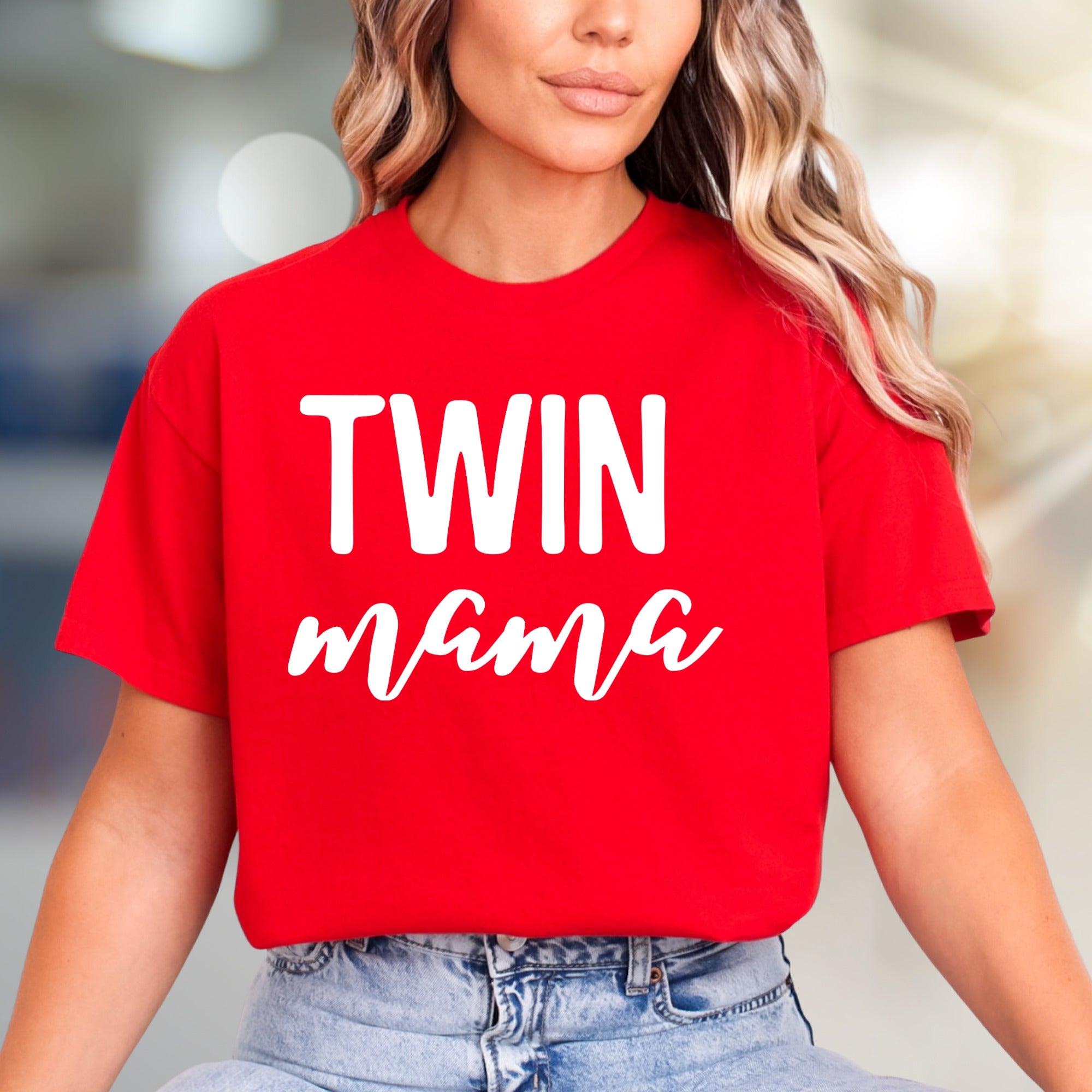 "TWIN mama" Motherhood Chic Graphic Tee, A Parental Pride Pick for Moms