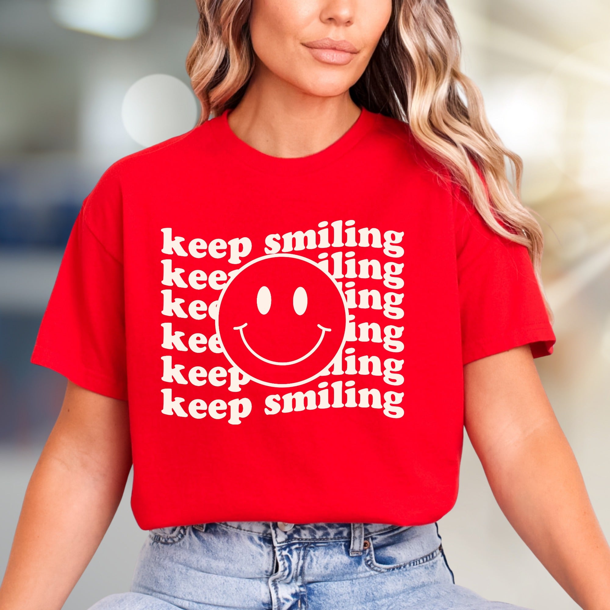 "keep smiling" Retro Smiley Face Graphic Tee, a Positive Vibe Pick for Everyone